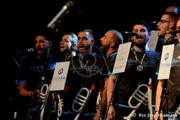 Acto de presentación de la murga teldense Los Nietos de Sarymanchez en el Teatro Víctor Jara de Vecindario (Foto Francisco Javier Santana)
